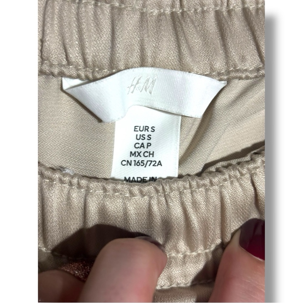 H&M Beige/Cream Soft Comfy High Drawstring Waist Satin Cropped Trousers - Picture 4 of 13